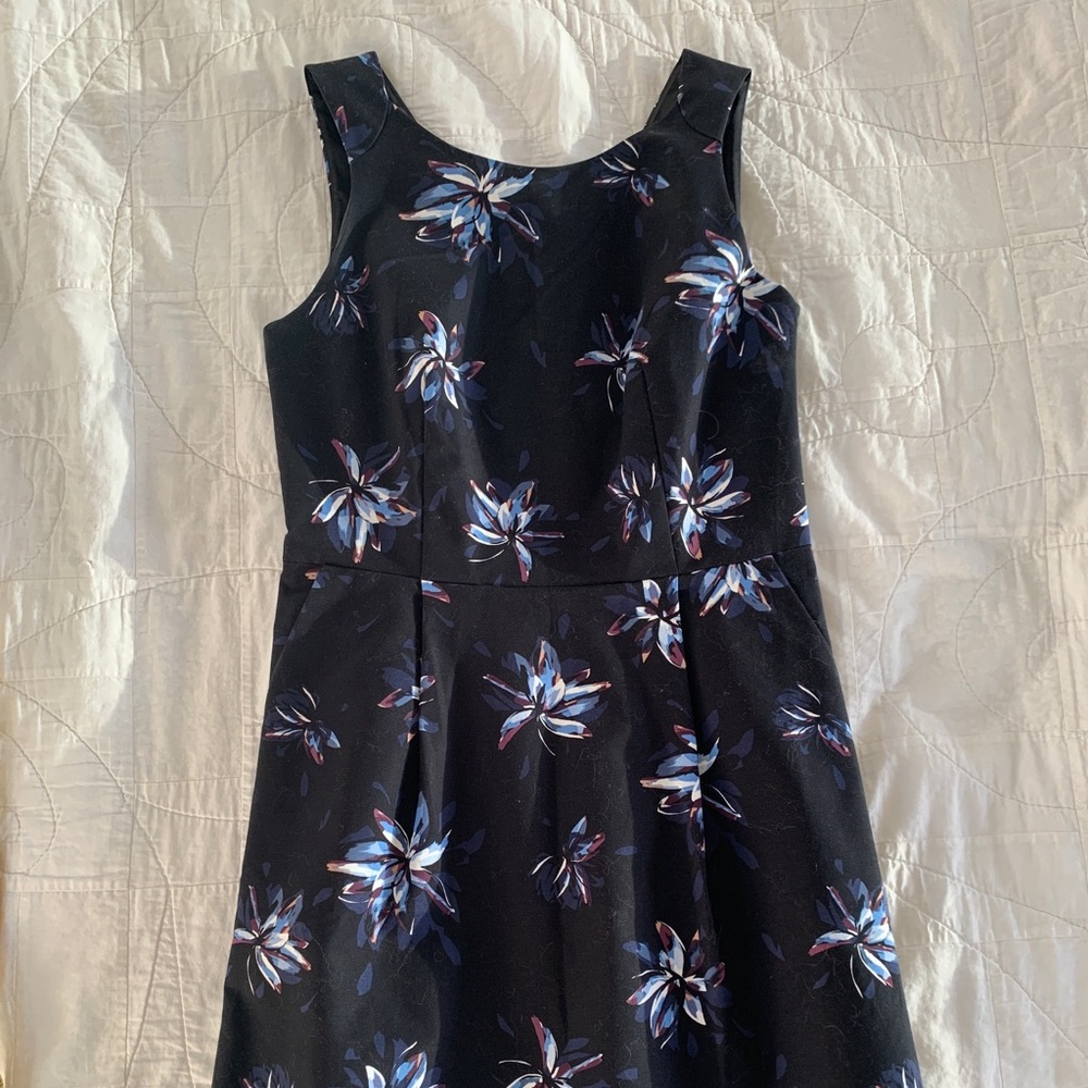 RW&CO Black dress with blue floral pattern and POCKETS - Size 8